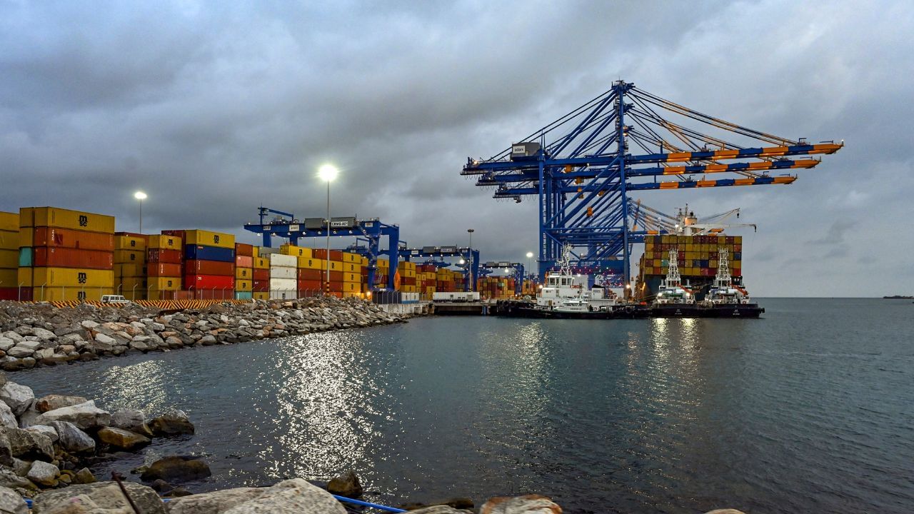 Vizhinjam International Seaport: വിഴിഞ്ഞത്തിന് പണമിറക്കുന്നതാര്? എത്തിയത് രണ്ട് ലക്ഷത്തിലേറെ കണ്ടെയ്‌നറുകള്‍, കണക്കുകള്‍ ഇപ്രകാരം