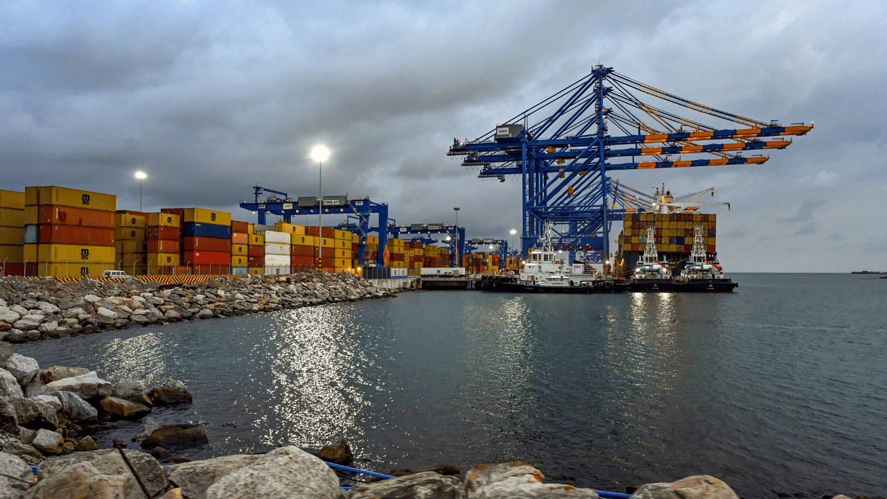 Vizhinjam Port: വിഴിഞ്ഞം തുറമുഖത്തിന്റെ ക്രെഡിറ്റ് ആർക്ക്? സ്വപ്ന പദ്ധതിയുടെ നാൾവഴിയും പ്രത്യേകതകളും