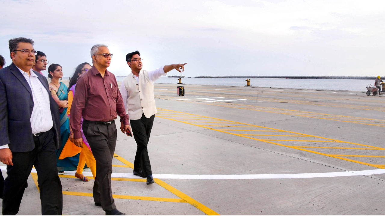 ആകെ പദ്ധതിച്ചെലവിൻറെ മൂന്നിൽ രണ്ട് ഭാഗവും വഹിക്കുന്നത് കേരളമാണ്. രാജ്യത്ത് ഒരു സംസ്ഥാന സർക്കാരിന് ഏറ്റവും കൂടുതൽ നിക്ഷേപമുള്ള തുറമുഖമെന്ന പ്രത്യേകതയും വിഴിഞ്ഞതിനുണ്ട്.