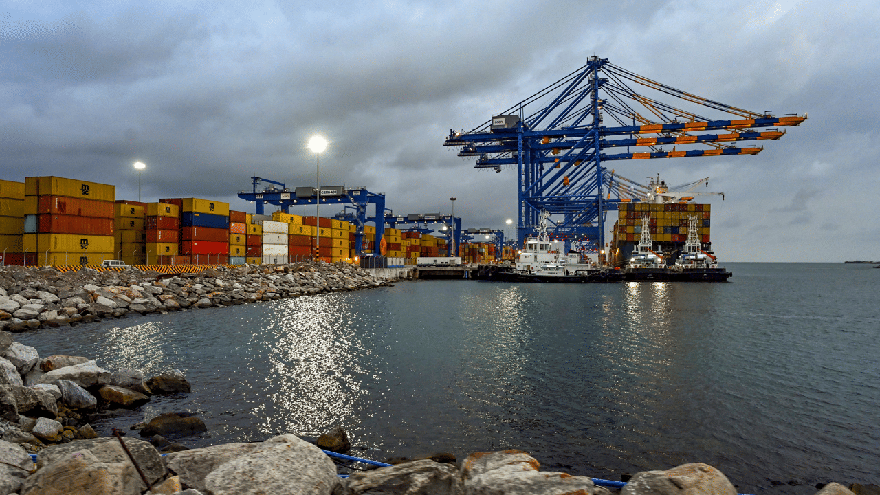 Vizhinjam Port: വർഷങ്ങളുടെ കാത്തിരിപ്പ്! വിഴിഞ്ഞം തുറമുഖം പ്രധാനമന്ത്രി ഇന്ന് രാജ്യത്തിന് സമർപ്പിക്കും; നഗരത്തിൽ കനത്ത സുരക്ഷ