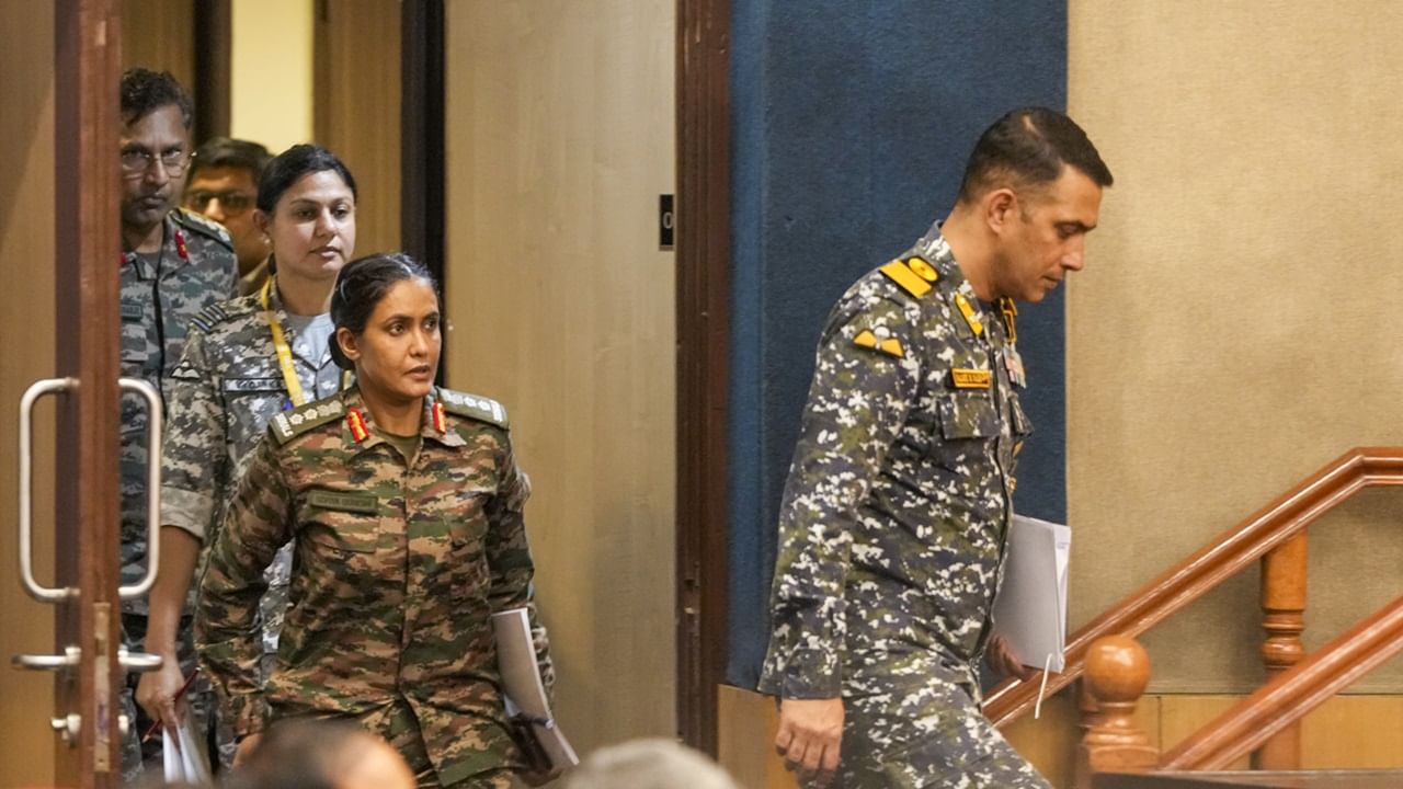 അദ്ദേഹം മലയാളിയായിരിക്കാമെന്നതാണ് പേര് നല്കുന്ന സൂചനയെങ്കിലും, ഇക്കാര്യം സ്ഥിരീകരിക്കാന് ആവശ്യമായ മറ്റ് വിവരങ്ങള് ലഭ്യമായിട്ടില്ല. കരസേനയിലെ ബ്രിഗേഡിയര്ക്കും, വ്യോമസേനയിലെ എയര് കൊമഡോറിനും തുല്യമാണ് അദ്ദേഹത്തിന്റെ പദവി. ഏതാണ്ട് 20 വര്ഷത്തിലേറെ സര്വീസ് പൂര്ത്തിയാക്കിയവരാണ് ഈ പദവിയിലെത്തുന്നത്.