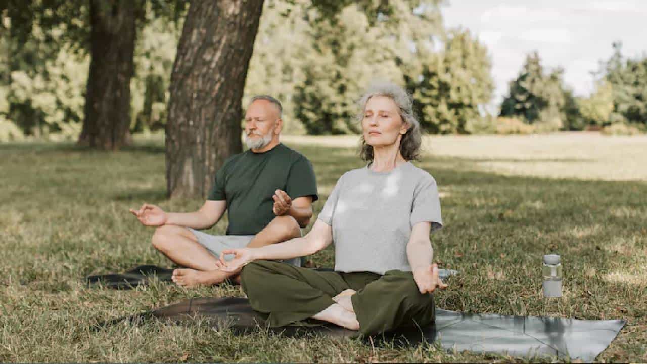 World Asthma Day 2025: ആസ്ത്മയെ പ്രതിരോധിക്കാന് ശ്വസന വ്യായാമങ്ങള്ക്ക് സാധിക്കുമോ? World Asthma Day 2025: ആസ്ത്മയെ പ്രതിരോധിക്കാന് ശ്വസന വ്യായാമങ്ങള്ക്ക് സാധിക്കുമോ?