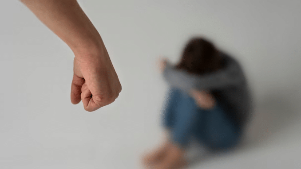 Aluva Child Murder: നാലു വയസ്സുകാരിലെ പീഡിപ്പിച്ച സംഭവത്തിൽ പ്രതി പീഡോഫൈലാണോ എന്ന് പരിശോധിക്കുമെന്ന് പോലീസ് Aluva Child Murder: നാലു വയസ്സുകാരിലെ പീഡിപ്പിച്ച സംഭവത്തിൽ പ്രതി പീഡോഫൈലാണോ എന്ന് പരിശോധിക്കുമെന്ന് പോലീസ്