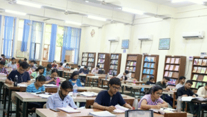 Top 10 Colleges in India : പഠനം കഴിഞ്ഞാൽ മികച്ച വഴികൾ തെളിയും, കേന്ദ്ര വിദ്യാഭ്യാസ മന്ത്രാലയം പറയുന്ന രാജ്യത്തെ മികച്ച കോളേജുകൾ ഇവയെല്ലാം Top 10 Colleges in India : പഠനം കഴിഞ്ഞാൽ മികച്ച വഴികൾ തെളിയും, കേന്ദ്ര വിദ്യാഭ്യാസ മന്ത്രാലയം പറയുന്ന രാജ്യത്തെ മികച്ച കോളേജുകൾ ഇവയെല്ലാം