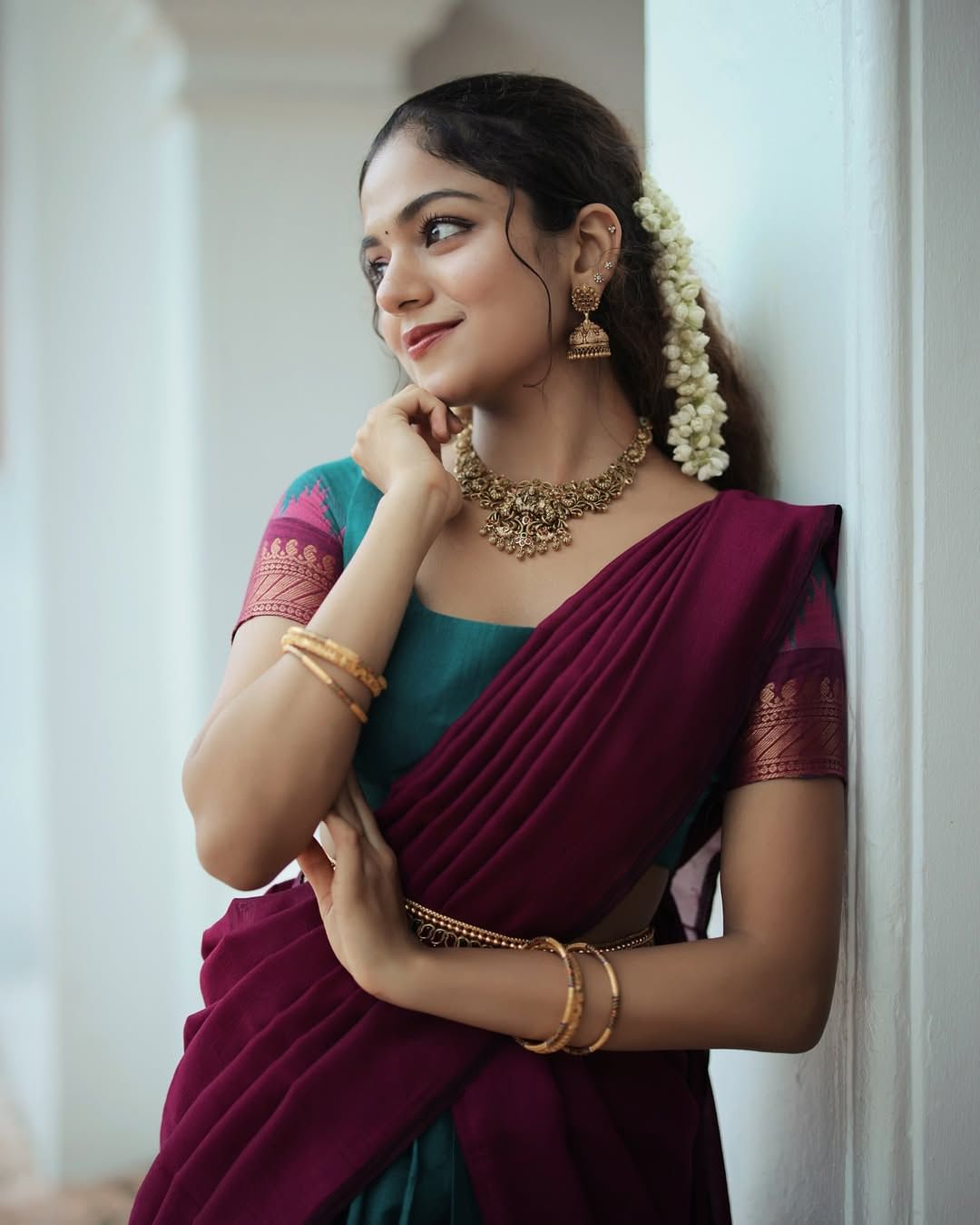 പെൺകുട്ടിക്ക് അത്യാവശ്യം നീളവും അതിന് അനുസരിച്ച് തടിയുമുണ്ട്. അത്യാവശ്യം നീളവും ആവറേജ് ബോഡി ടൈപ്പുമുള്ളവർക്ക് മുൻഗണന എന്നാണ് ഫോട്ടോയ്ക്കൊപ്പം നൽകിയിരുന്ന വിവരങ്ങൾ.