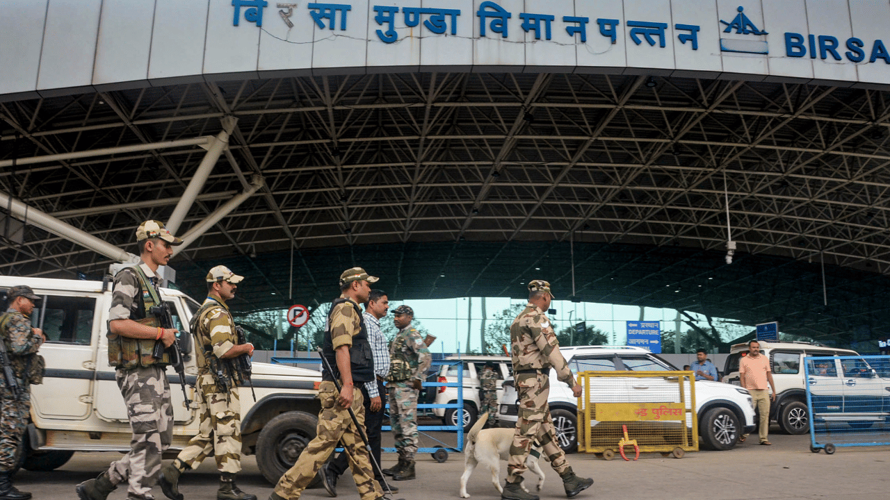 India Pakistan Conflict: പാക് ഡ്രോൺ ആക്രമണം; രാജ്യത്തെ 32 വിമാനത്താവളങ്ങൾ അടച്ചു, നിയന്ത്രണം 5 ദിവസത്തേക്ക്