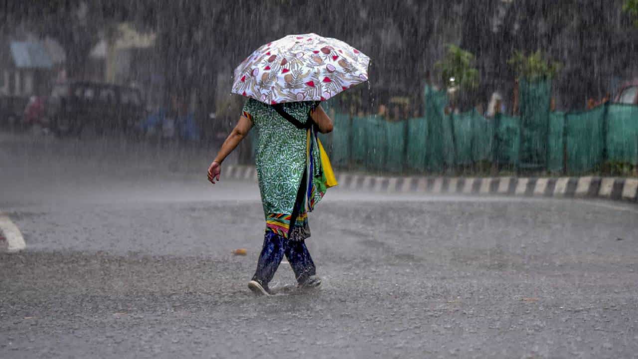 Kerala Rain Alert: കേരളത്തിൽ കാലാവസ്ഥ മാറുന്നു; സംസ്ഥാനത്ത് ഇന്നും പരക്കെ മഴയ്ക്ക് സാധ്യത