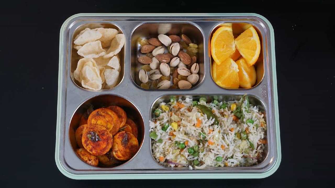 Easy School Lunch Recipes: സ്കൂൾ തുറക്കാൻ ദിവസങ്ങൾ മാത്രം, ചോറ്റുപാത്രത്തിൽ കൊടുത്തുവിടാൻ എളുപ്പത്തിൽ തയാറാക്കാവുന്ന വിഭവങ്ങൾ ഇതാ.. Easy School Lunch Recipes: സ്കൂൾ തുറക്കാൻ ദിവസങ്ങൾ മാത്രം, ചോറ്റുപാത്രത്തിൽ കൊടുത്തുവിടാൻ എളുപ്പത്തിൽ തയാറാക്കാവുന്ന വിഭവങ്ങൾ ഇതാ..