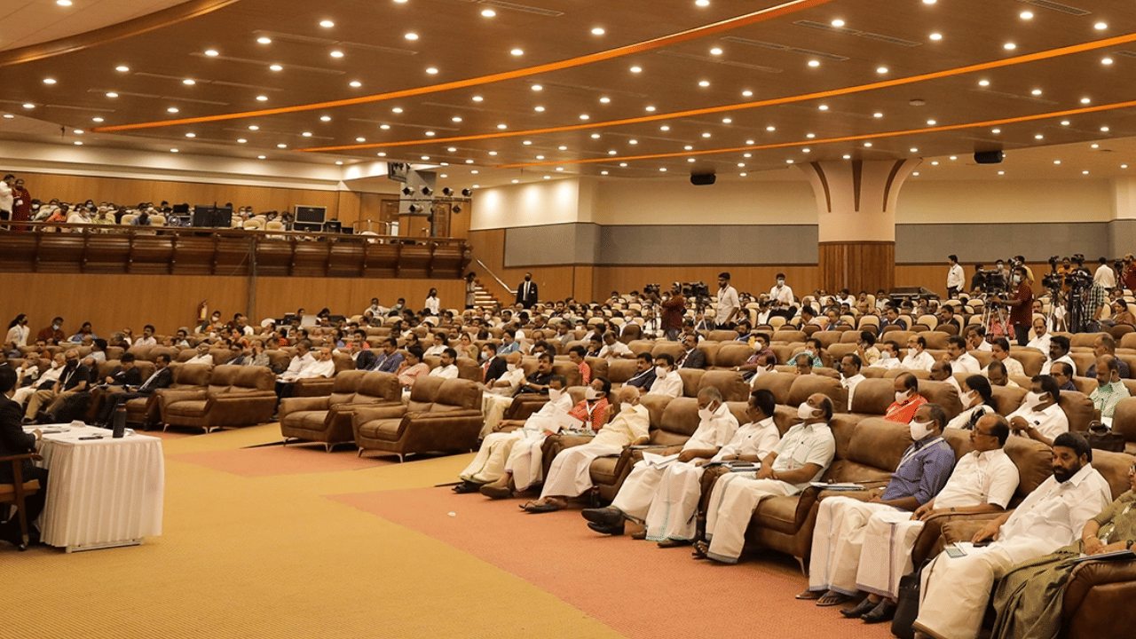 Loka Kerala Sabha : ഇതൊരു കേരളാ മോഡൽ, ലോക കേരള സഭയെ മറ്റ് സംസ്ഥാനങ്ങൾക്കു പരിചയപ്പെടുത്താൻ ഒരുങ്ങി കേന്ദ്രം
