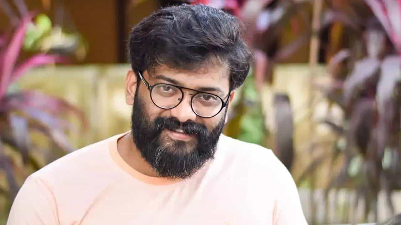 പാക് അതിർത്തിയിൽ കുടുങ്ങി നടൻ മണിക്കുട്ടൻ അടങ്ങുന്ന സിനിമാ സംഘം