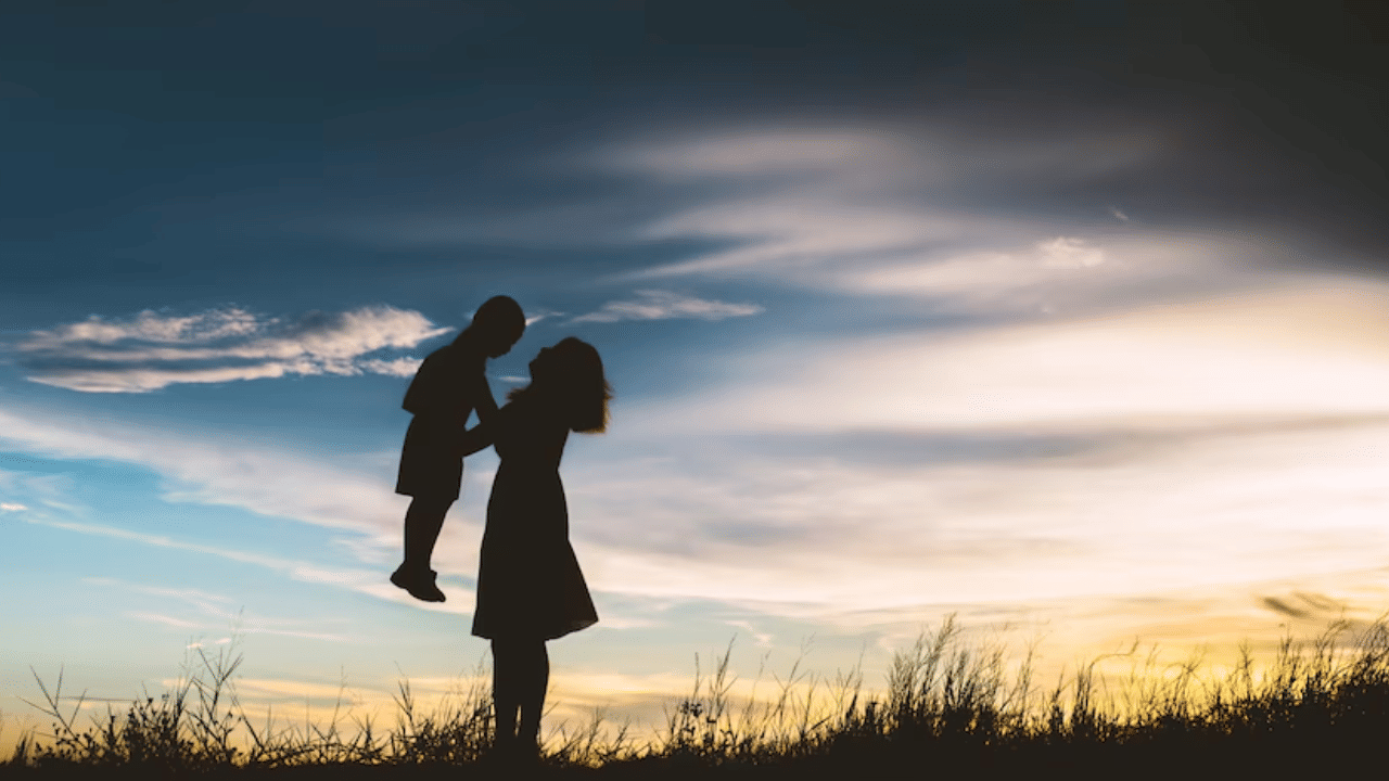 Mother’s Day 2025: അമ്മ, സ്നേഹത്തിന്റെയും ത്യാഗത്തിന്റെയും പ്രതീകം; ഇന്ന് ലോക മാതൃദിനം