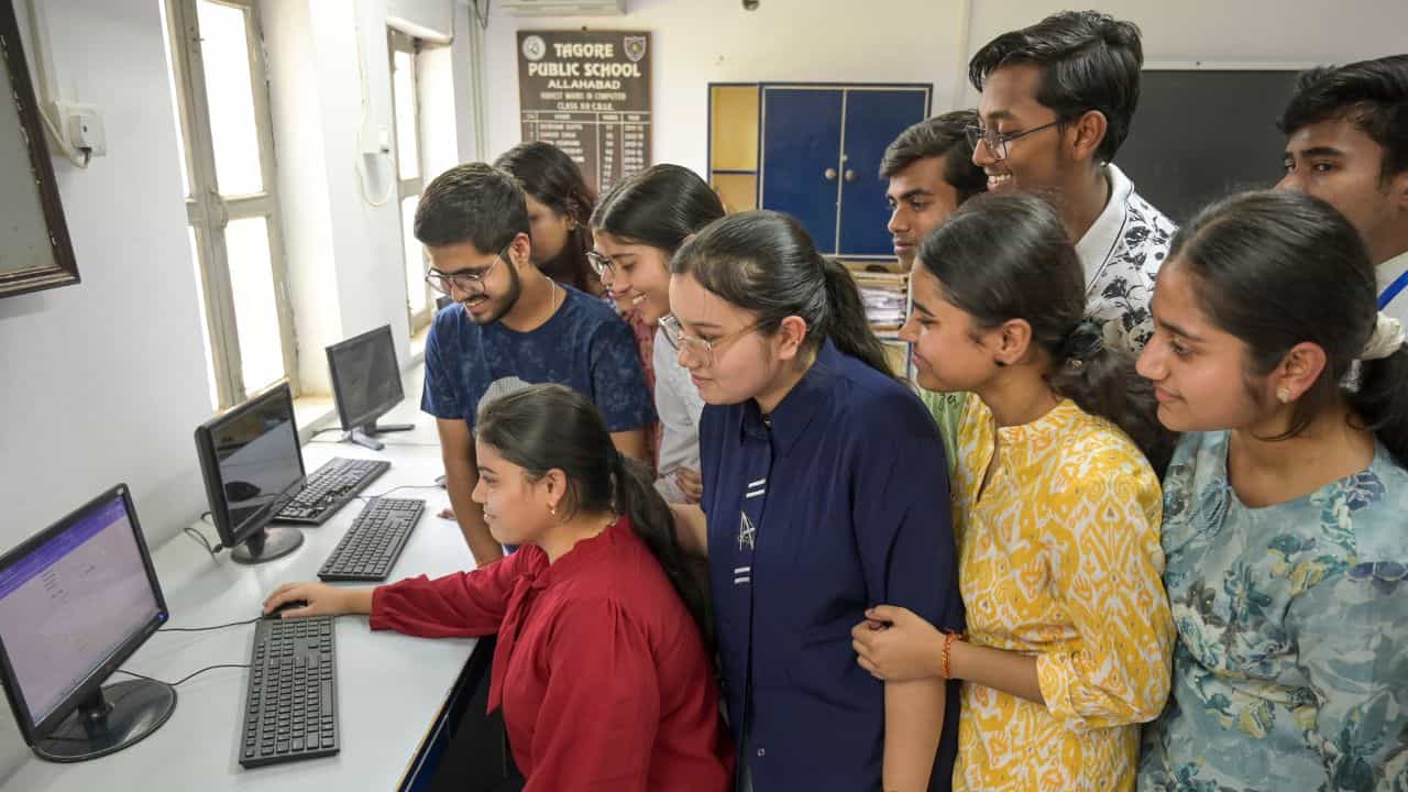 Kerala Plus One Admission 2025: പ്ലസ് വൺ അഡ്മിഷൻ, ജാതി തിരുത്തുമ്പോൾ ശ്രദ്ധിക്കേണ്ടത്, പൊതുവെ കാണുന്ന തെറ്റുകൾ ഇവ Kerala Plus One Admission 2025: പ്ലസ് വൺ അഡ്മിഷൻ, ജാതി തിരുത്തുമ്പോൾ ശ്രദ്ധിക്കേണ്ടത്, പൊതുവെ കാണുന്ന തെറ്റുകൾ ഇവ