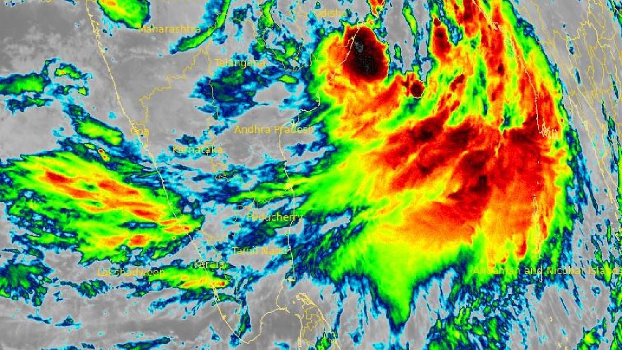 Kerala Rain Alert: തീവ്ര ന്യുന മർദ്ദമായി ശക്തി പ്രാപിക്കാൻ സാധ്യത; വെള്ളിയാഴ്ച വരെ അതിതീവ്ര മഴ, നാളെ നാല് ജില്ലകളിൽ റെഡ് അലർട്ട്