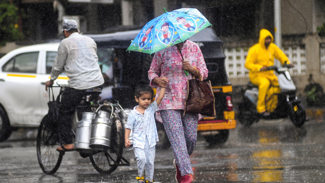Kerala Rain Alert: ന്യൂനമർദ്ദം, സംസ്ഥാനത്ത് ശക്തമായ മഴയ്ക്ക് സാധ്യത; വരും ദിവസങ്ങളിൽ ഓറഞ്ച്, യെല്ലോ അലർട്ടുകൾ