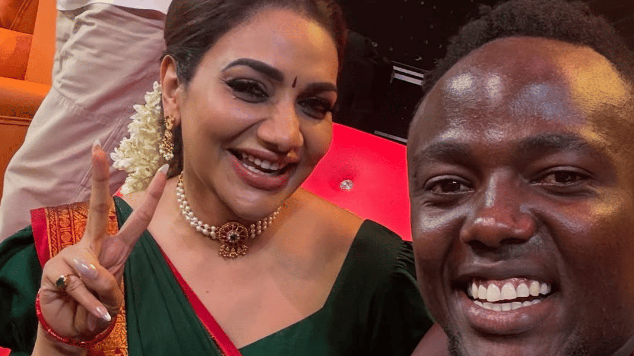 ഇപ്പോഴിതാ, ​ഗായിക റിമി ടോമിക്കൊപ്പമുള്ള ഉണ്ണിയേട്ടന്റെ ചിത്രങ്ങളാണ് സോഷ്യൽ മീഡിയയിൽ ട്രെന്റിം​ഗ്. ഒരു റിയാലിറ്റി ഷോ വേദിയിലായിരുന്നു ഇരുവരും ഒന്നിച്ചെത്തിയത്. റിമിയുടെ ഇൻസ്റ്റ​ഗ്രാം അക്കൗണ്ടിലാണ് ചിത്രങ്ങൾ പങ്ക് വച്ചിരിക്കുന്നത്.