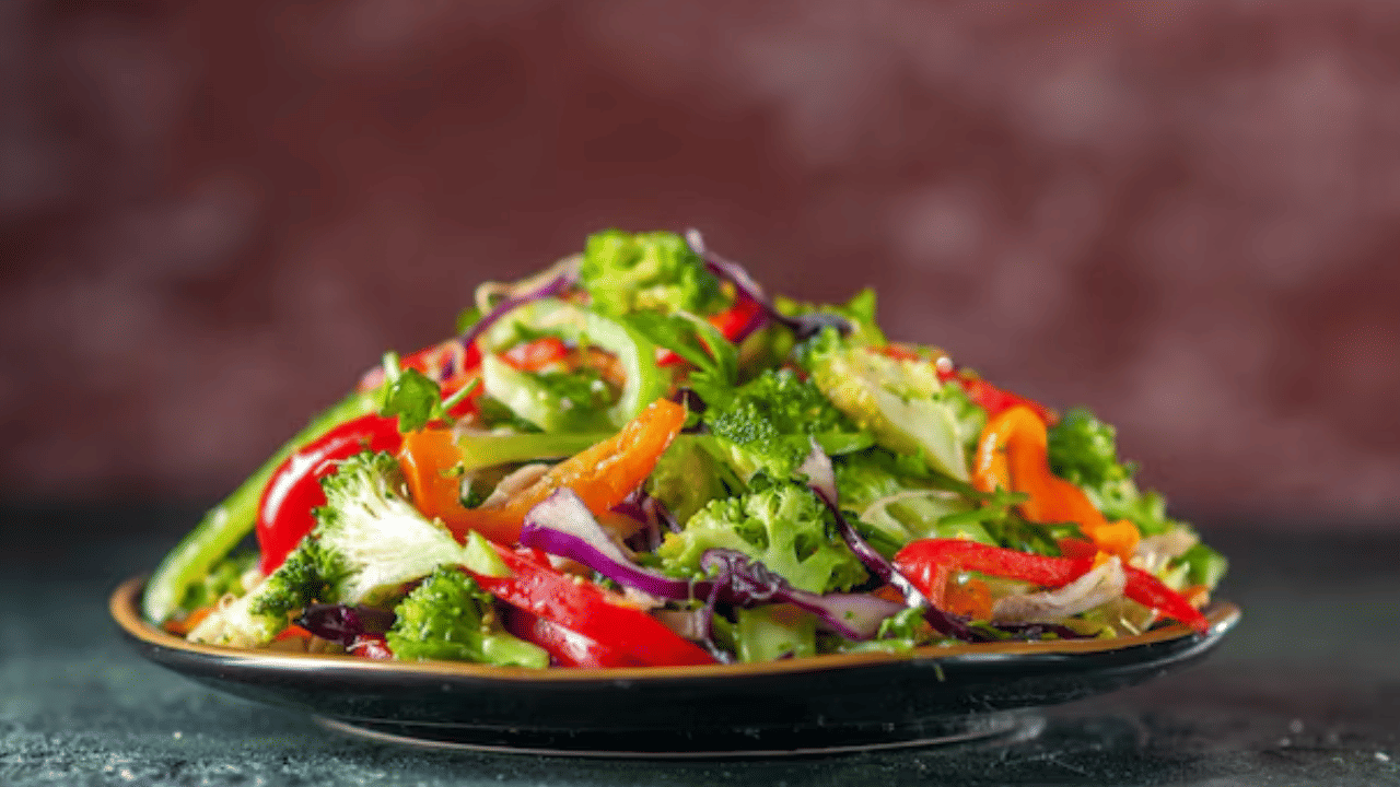 മുന്തിരിപ്പഴം, ഓറഞ്ച്, മധുരനാരങ്ങ തുടങ്ങിയ സിട്രസ് പഴങ്ങൾ അടങ്ങിയ സാലഡ് കഴിക്കാം. ഇവ വിറ്റാമിനുകളാലും സുപ്രധാന പോഷകങ്ങളാലും സമ്പന്നമാണ്. 
