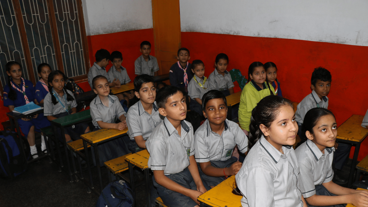 Kerala school Reopening 2025: സ്‌കൂൾ ടൈംടേബിളിൽ സമഗ്ര ഗുണമേന്മ വിദ്യാഭ്യാസത്തിനുള്ള മാർഗ്ഗ നിർദ്ദേശങ്ങളും, സ്പെഷ്യൽക്ലാസ് രണ്ടാഴ്ചത്തേക്ക്