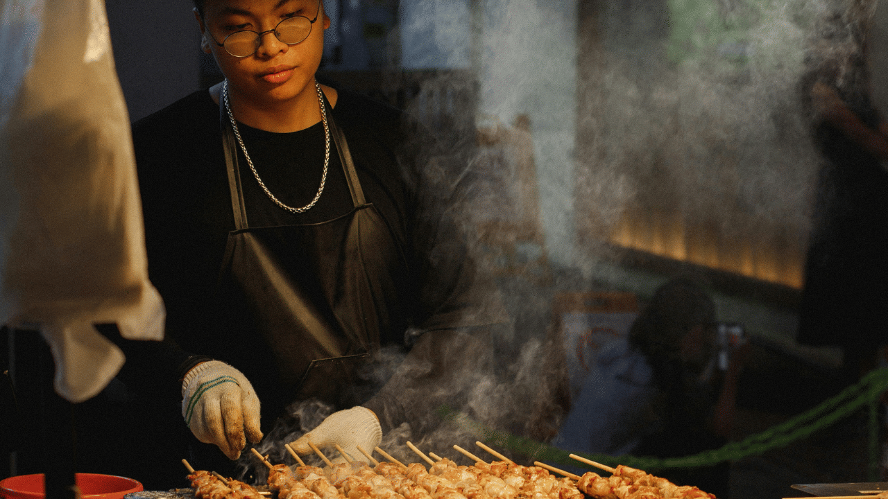ഈജിപ്തുകാർ തെരുവ് കടകളിൽ നിന്ന് "താ" എന്നറിയപ്പെടുന്ന പരന്ന റൊട്ടികൾ വാങ്ങിയിരുന്നതായി തെളിവുകളുണ്ട്.