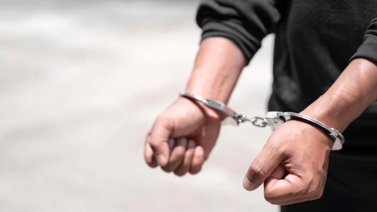 Posting Anti India Message: വെബ്സൈറ്റുകൾ ഹാക്ക് ചെയ്ത് ഇന്ത്യാ വിരുദ്ധ പ്രചാരണം; ഗുജറാത്തിൽ രണ്ട് പേർ അറസ്റ്റിൽ