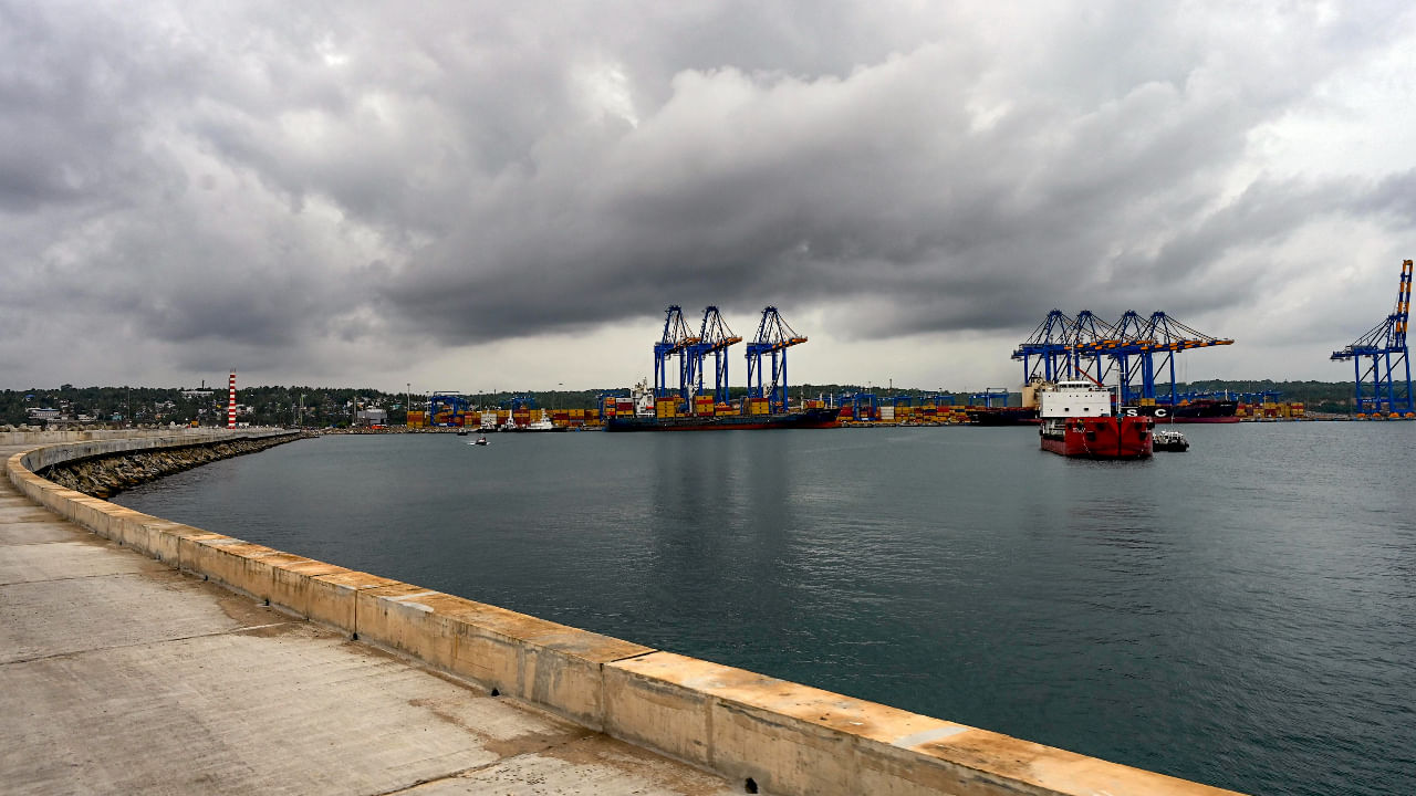 Vizhinjzm Port