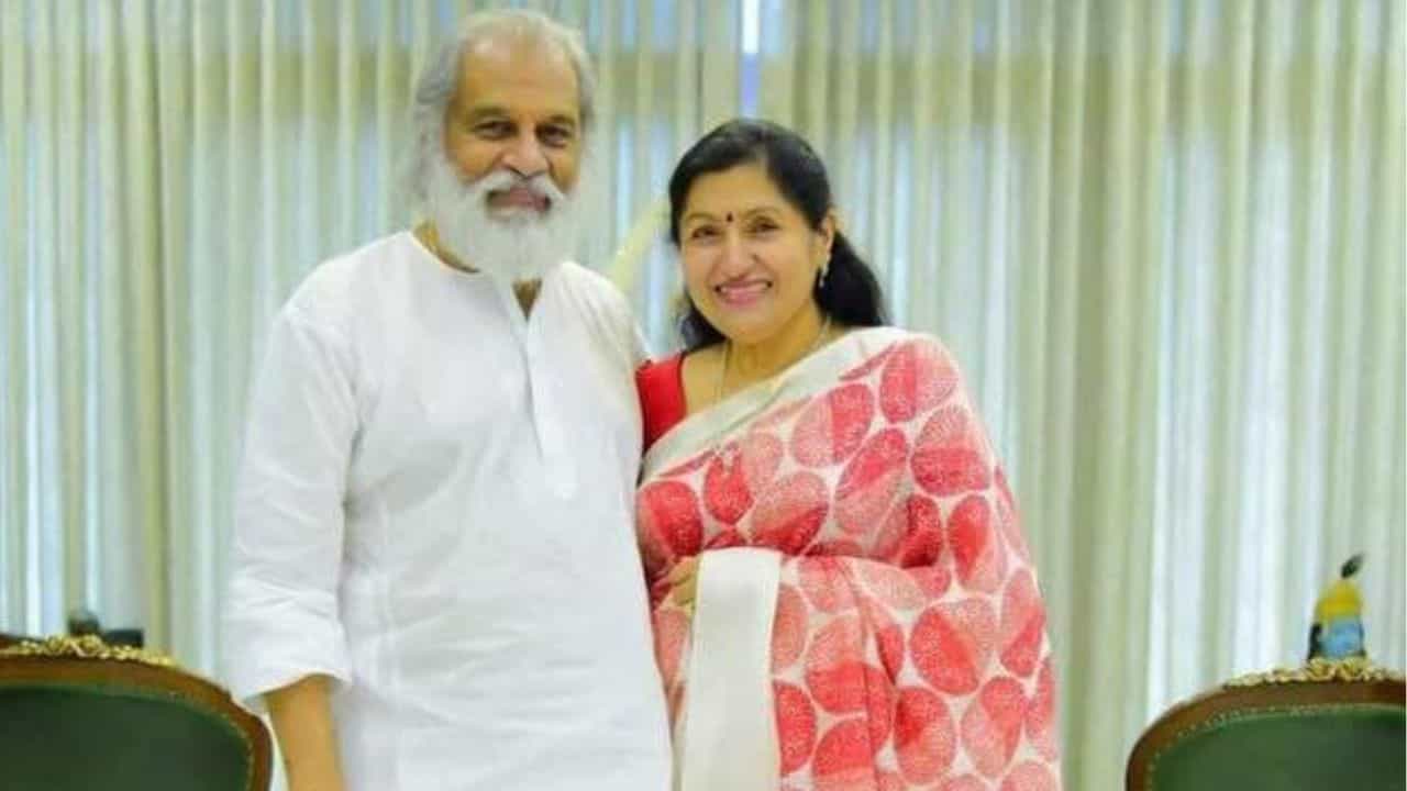Yesudas new photo: പുതിയ ചിത്രം പങ്കുവെച്ച് യേശുദാസ്, ഇത്രയും ഉയരങ്ങളിൽ എത്താൻ കാരണം പ്രഭ ചേച്ചിയെന്ന് ആരാധകർ