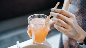 Straw use issues: നിങ്ങൾ സ്ട്രോ ഉപയോഗിക്കുന്നവരാണോ? എങ്കിൽ ഇത് ശ്രദ്ധിച്ചിട്ട് ശീലം തുടരൂ.. Straw use issues: നിങ്ങൾ സ്ട്രോ ഉപയോഗിക്കുന്നവരാണോ? എങ്കിൽ ഇത് ശ്രദ്ധിച്ചിട്ട് ശീലം തുടരൂ.....