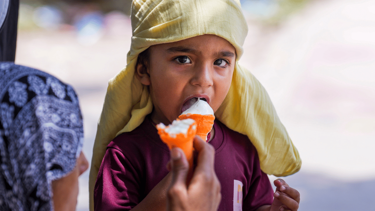 കുറച്ചു സമയമേ ഇത് നീണ്ടു നിൽക്കൂ. മരുന്നുകളുടെ ആവശ്യമില്ലാതെ തന്നെ അവ മാറുകയും ചെയ്യാറുണ്ട്. താപനിലകളിൽ ഉണ്ടാകുന്ന വ്യത്യാസത്തോടുള്ള സെൻസിറ്റിവിറ്റിയാണ് ഈ തലവേദനയുടെ കാരണം.