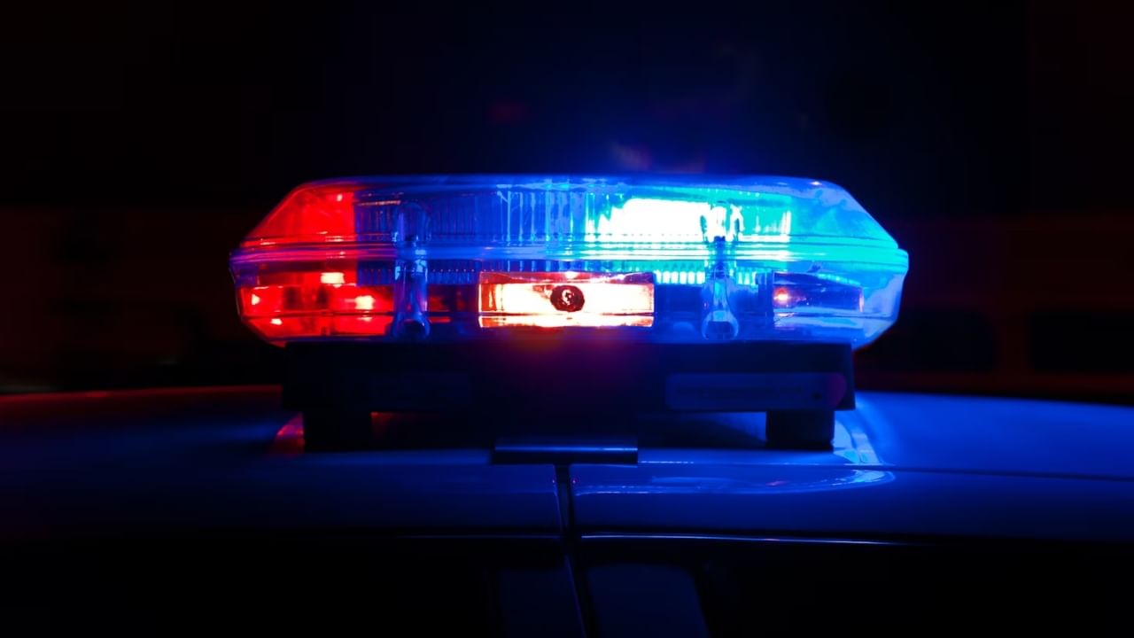 Crime News: മെട്രോ സ്റ്റേഷന് താഴെ ഉറങ്ങുകയായിരുന്ന മൂന്ന് വയസുകാരിയെ പീഡിപ്പിച്ചു; കുട്ടി ഗുരുതരാവസ്ഥയിലെന്ന് പോലീസ് Crime News: മെട്രോ സ്റ്റേഷന് താഴെ ഉറങ്ങുകയായിരുന്ന മൂന്ന് വയസുകാരിയെ പീഡിപ്പിച്ചു; കുട്ടി ഗുരുതരാവസ്ഥയിലെന്ന് പോലീസ്