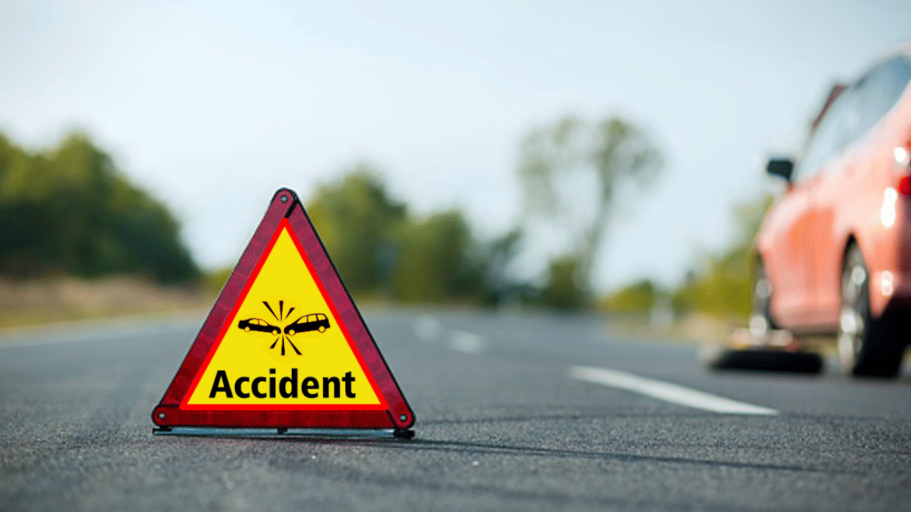 Kottayam Pallickathodu Accident: കാർ കുളത്തിലേക്ക് മറിഞ്ഞ് വിദ്യാർഥിക്ക് ദാരുണാന്ത്യം; മാതാപിതാക്കളും ഡ്രൈവറും രക്ഷപ്പെട്ടു