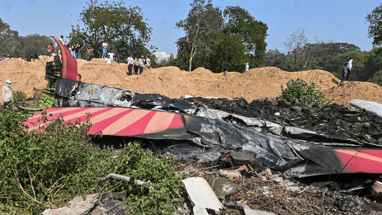 Ahmedabad Air India Crash: അഹമ്മദാബാദ് വിമാനാപകടം; മരിച്ചവരുടെ കുടുംബങ്ങൾക്ക് ഒരു കോടി രൂപ ധനസഹായം പ്രഖ്യാപിച്ച് ടാറ്റ ഗ്രൂപ്പ്