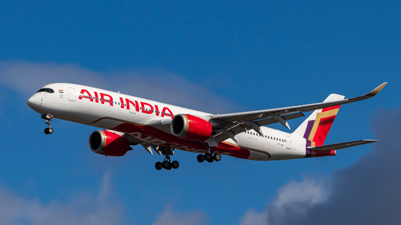 Air India flights Rerouted: ഇസ്രയേൽ- ഇറാൻ യുദ്ധം; വ്യോമഗതാഗതം താളംതെറ്റിയതോടെ വിമാനങ്ങൾ തിരിച്ച് വിളിച്ച് എയർ ഇന്ത്യ