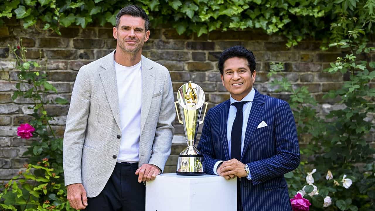 India vs England: കണ്ണുകളെല്ലാം ലീഡ്സിലേക്ക്; പോരാട്ടമുഖം തുറന്ന് ഇന്ത്യയും ഇംഗ്ലണ്ടും India vs England: കണ്ണുകളെല്ലാം ലീഡ്സിലേക്ക്; പോരാട്ടമുഖം തുറന്ന് ഇന്ത്യയും ഇംഗ്ലണ്ടും