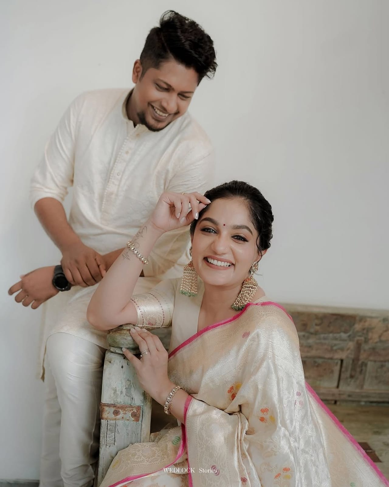 ആര്യയും സിബിനും വിവാഹിതരാകാന്‍ പോകുന്നുവെന്ന വാര്‍ത്ത വലിയ ഞെട്ടലോടെയാണ് ആരാധകര്‍ കേട്ടത്. ഇരുവരും സുഹൃത്തുക്കളാണെന്ന് എല്ലാവര്‍ക്കും അറിയുമെങ്കിലും അവര്‍ വിവാഹം കഴിക്കുമെന്ന് ആരും പ്രതീക്ഷിച്ചിരുന്നില്ല. (Image Credits: Instagram)