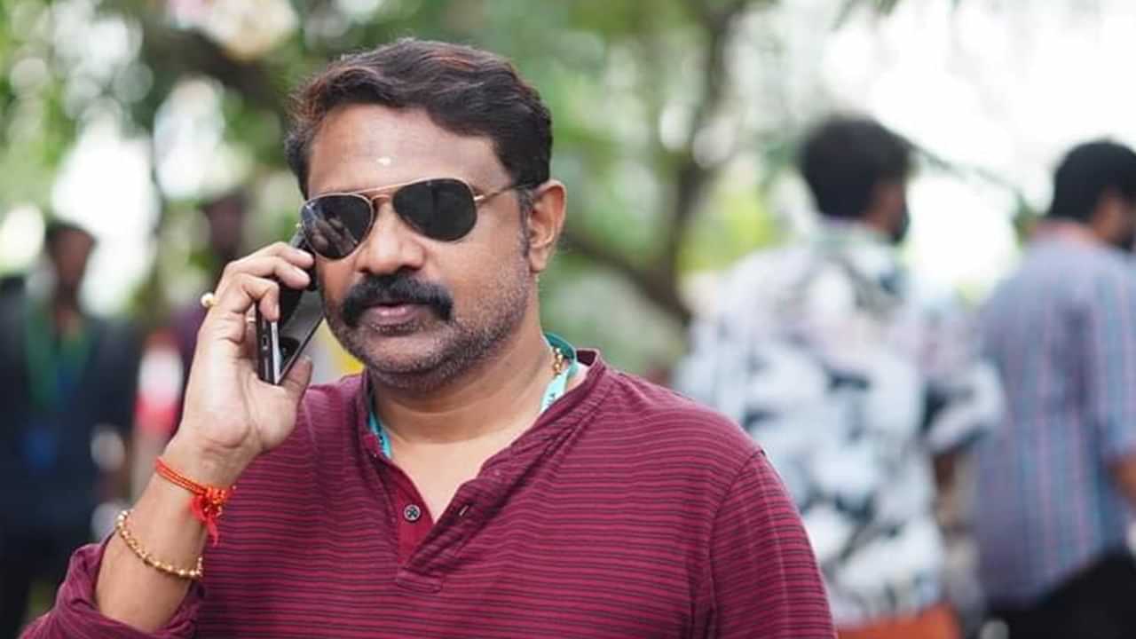 Balaji Sarma: സ്ത്രീകള്ക്ക് ഡ്രസ് മാറാന് പോലും സ്ഥലമില്ലാത്ത സീരിയല് സെറ്റുകളുണ്ട്, വിഷമം വരും Balaji Sarma: സ്ത്രീകള്ക്ക് ഡ്രസ് മാറാന് പോലും സ്ഥലമില്ലാത്ത സീരിയല് സെറ്റുകളുണ്ട്, വിഷമം വരും