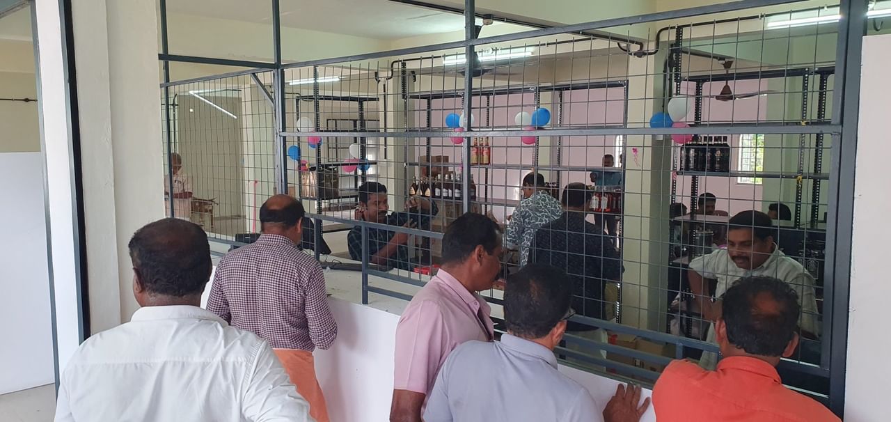 എന്തായാലും ബക്രീദിന് പൊതു അവധി ആണെങ്കിലും അല്ലെങ്കിലും എല്ലാ ബെവ്കോ ഷോപ്പുകളും സംസ്ഥാനത്ത് പ്രവർത്തിക്കുന്നതാണ്.