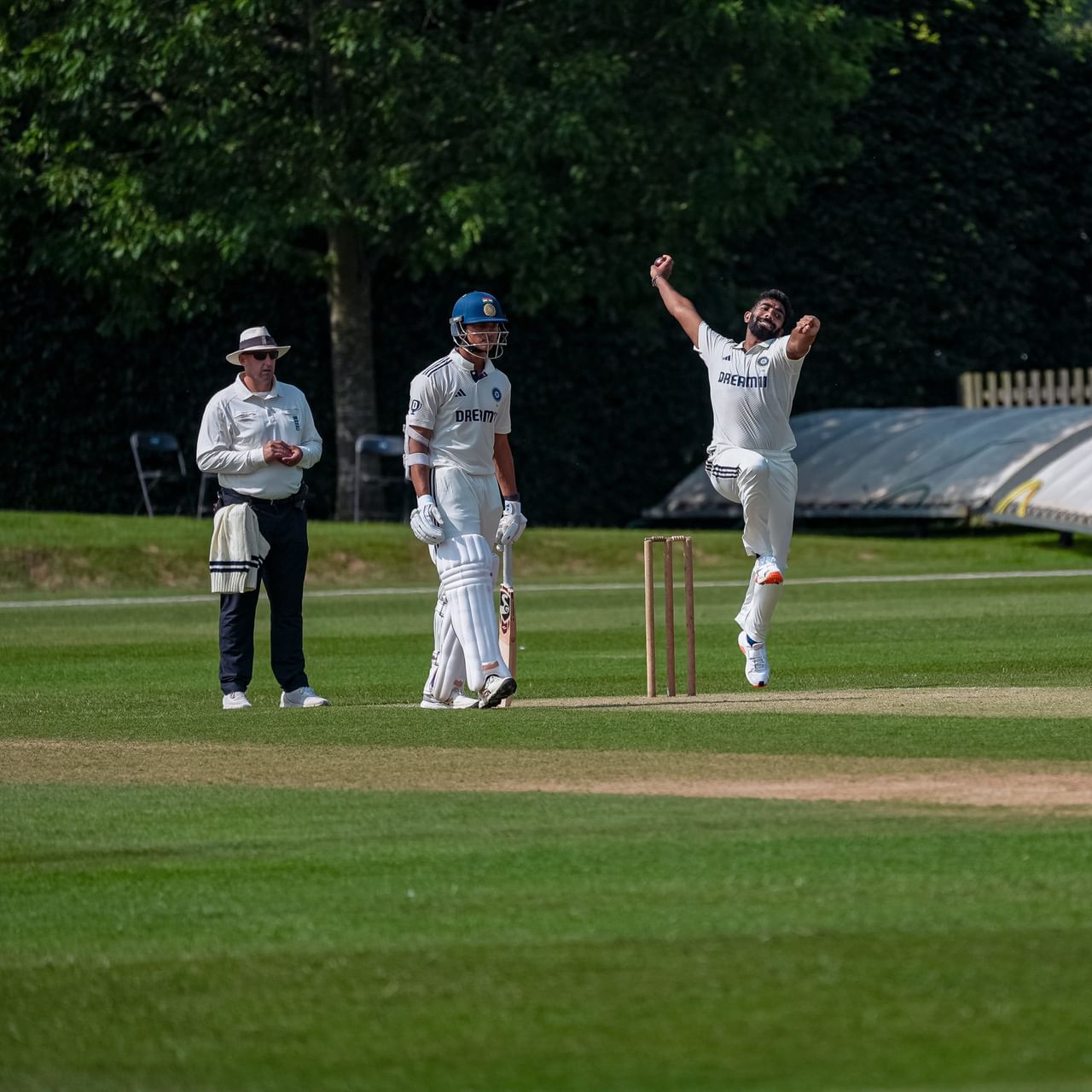 ചതുർദിന മത്സരമായാണ് തുടങ്ങിയതെങ്കിലും മൂന്ന് ദിവസമായപ്പോഴേക്കും കളി അവസാനിപ്പിച്ചു. അർഷ്ദീപ് സിംഗ്, പ്രസിദ്ധ് കൃഷ്ണ, മുഹമ്മദ് സിറാജ്, ജസ്പ്രീത് ബുംറ തുടങ്ങിയ ബൗളർമാർക്കെതിരെ ശാർദുൽ താക്കൂർ 122 റൺസ് നേടിയതിന് പിന്നാലെയാണ് കെൻ്റിൽ നടന്ന മത്സരം അവസാനിപ്പിച്ചത്.