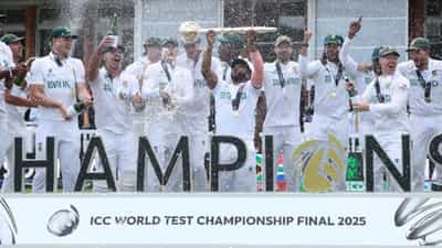 Temba Bavuma: ക്വോട്ട പ്ലയർ, തടിയൻ, ഉറക്കം തൂങ്ങി; പരിഹാസങ്ങൾ കരുത്താക്കി ബവുമ ദക്ഷിണാഫ്രിക്കൻ ക്രിക്കറ്റിന് നൽകിയത് Temba Bavuma: ക്വോട്ട പ്ലയർ, തടിയൻ, ഉറക്കം തൂങ്ങി; പരിഹാസങ്ങൾ കരുത്താക്കി ബവുമ ദക്ഷിണാഫ്രിക്കൻ ക്രിക്കറ്റിന് നൽകിയത്