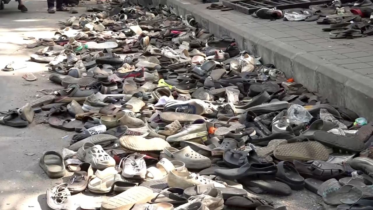 Bengaluru Stampede: ലക്ഷക്കണക്കിന് പേരെത്തുമെന്ന് മുന്നറിയിപ്പ്; ദുരന്തസാധ്യത പൊലീസ് മണിക്കൂറുകള്ക്ക് മുമ്പ് തിരിച്ചറിഞ്ഞിരുന്നു Bengaluru Stampede: ലക്ഷക്കണക്കിന് പേരെത്തുമെന്ന് മുന്നറിയിപ്പ്; ദുരന്തസാധ്യത പൊലീസ് മണിക്കൂറുകള്ക്ക് മുമ്പ് തിരിച്ചറിഞ്ഞിരുന്നു
