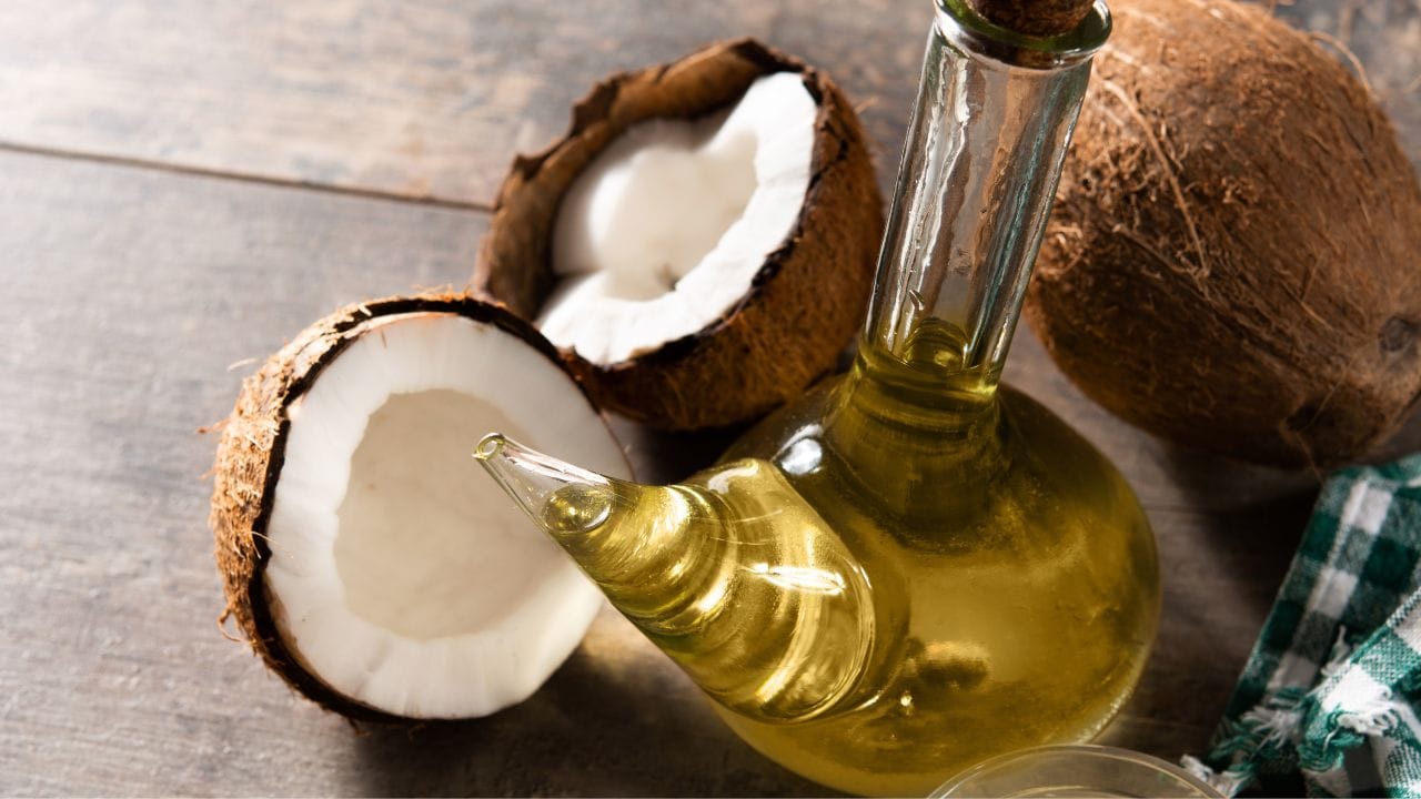Coconut Oil Price: വെളിച്ചെണ്ണ വില കണ്ണ് തള്ളിക്കും, തേങ്ങയുള്ളവർക്ക് ലോട്ടറി