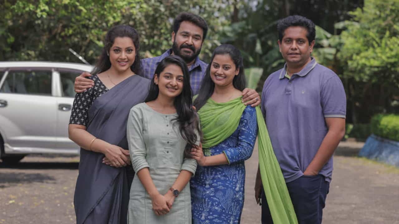 Drishyam 3: ദൃശ്യം 3 ഒക്ടോബറിൽ എത്തും; ഭൂതകാലം ഒരിക്കലും നിശബ്ദമായിരിക്കില്ലെന്ന് ആശിർവാദ് സിനിമാസ് Drishyam 3: ദൃശ്യം 3 ഒക്ടോബറിൽ എത്തും; ഭൂതകാലം ഒരിക്കലും നിശബ്ദമായിരിക്കില്ലെന്ന് ആശിർവാദ് സിനിമാസ്