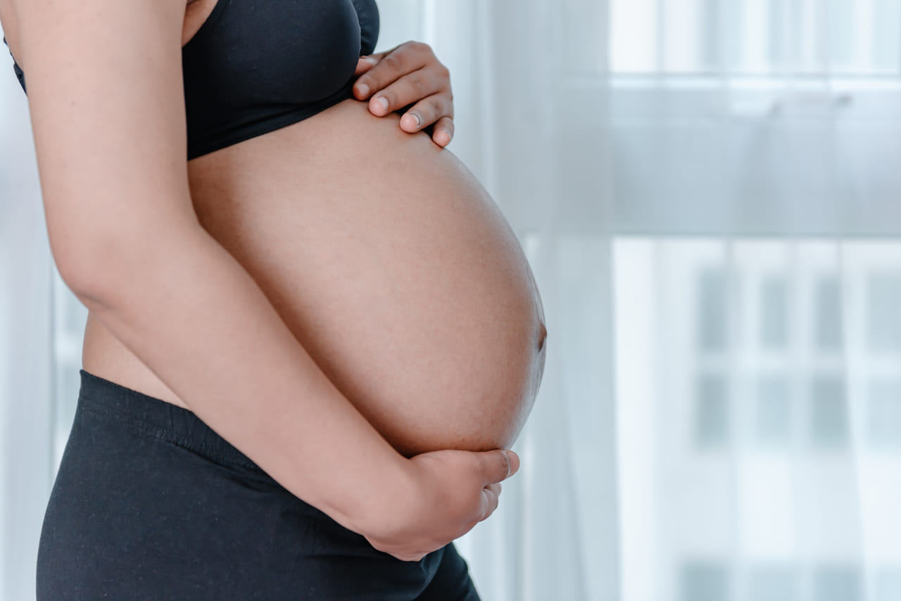 വ്യായാമം: സാധ്യമെങ്കിൽ ചെറിയ രീതിയിൽ നടക്കാൻ ശ്രമിക്കുക. പ്രസവാനന്തര യോഗ എന്നിവയും പരീക്ഷിക്കാം. നിങ്ങളുടെ ശരീരം സുഖം പ്രാപിക്കുമ്പോൾ (സാധാരണയായി ആറ് ആഴ്ചകൾക്ക് ശേഷം) നിങ്ങൾക്ക് കാഠിന്യം കുറഞ്ഞ് ചെറിയ വ്യായാമങ്ങൾ പരീക്ഷിക്കാവുന്നതാണ്. ഇത്തരം വ്യായാമങ്ങളിലൂടെ മെറ്റബോളിസം മെച്ചപ്പെടുകയും, മാനസികാവസ്ഥ ഉയരുകയും, കൊഴുപ്പ് ഇല്ലാതാക്കുകയും ചെയ്യുന്നു.