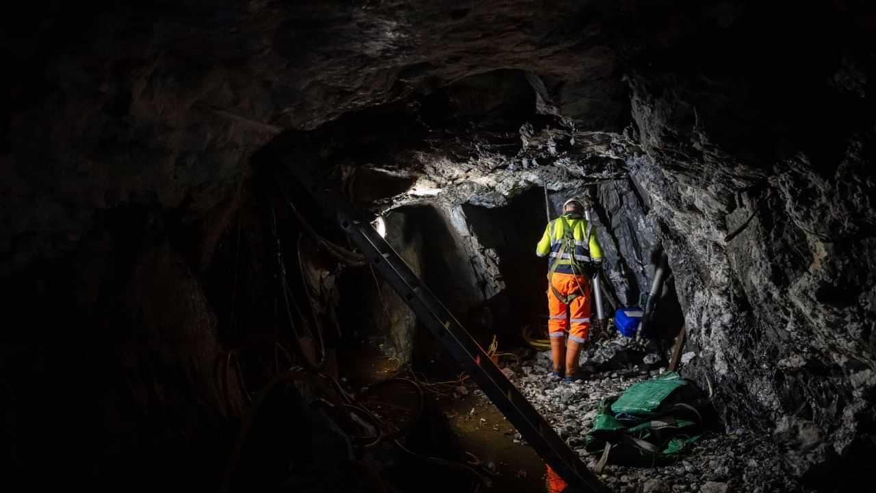 Gold: ഭൂമിയില്‍ ഇനി എത്ര സ്വര്‍ണം ഖനനം ചെയ്യാനുണ്ടെന്ന് അറിയാമോ?