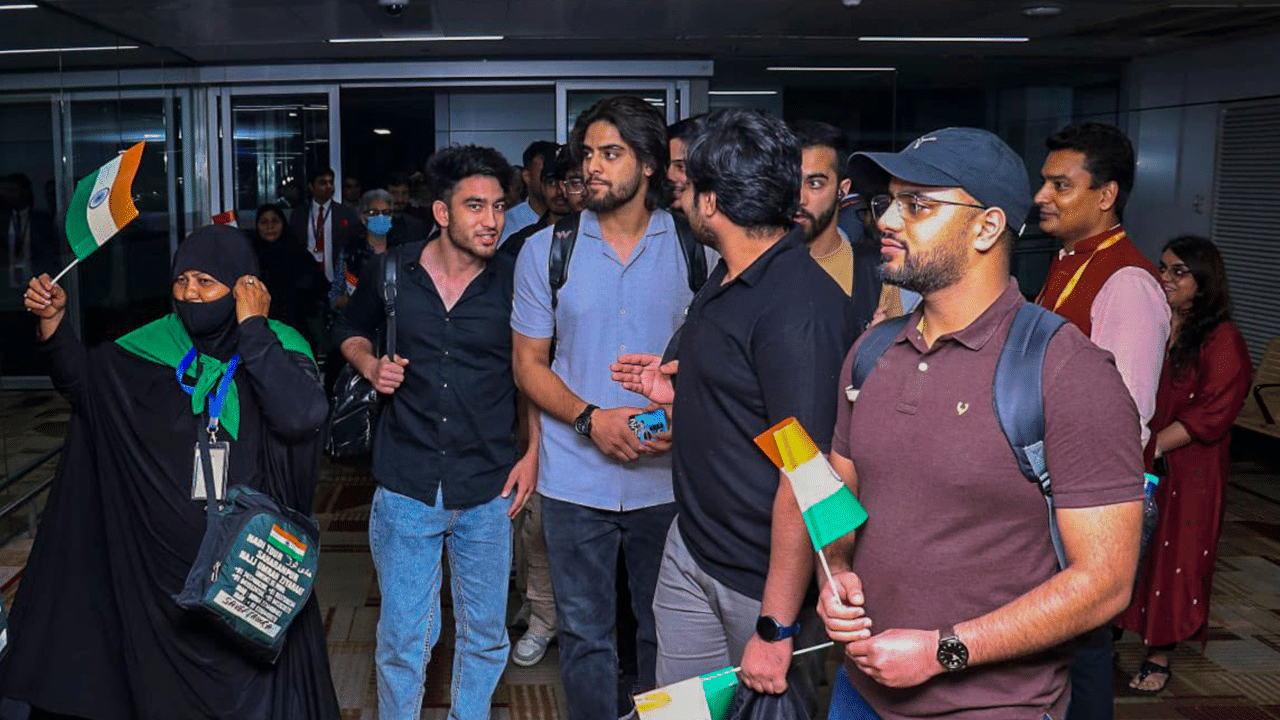 Operation Sindhu: ഓപ്പറേഷൻ സിന്ധു; ശനിയാഴ്ച അർധരാത്രി വരെ തിരിച്ചെത്തിയത് 1117 ഇന്ത്യക്കാരെന്ന് വിദേശകാര്യ മന്ത്രാലയം