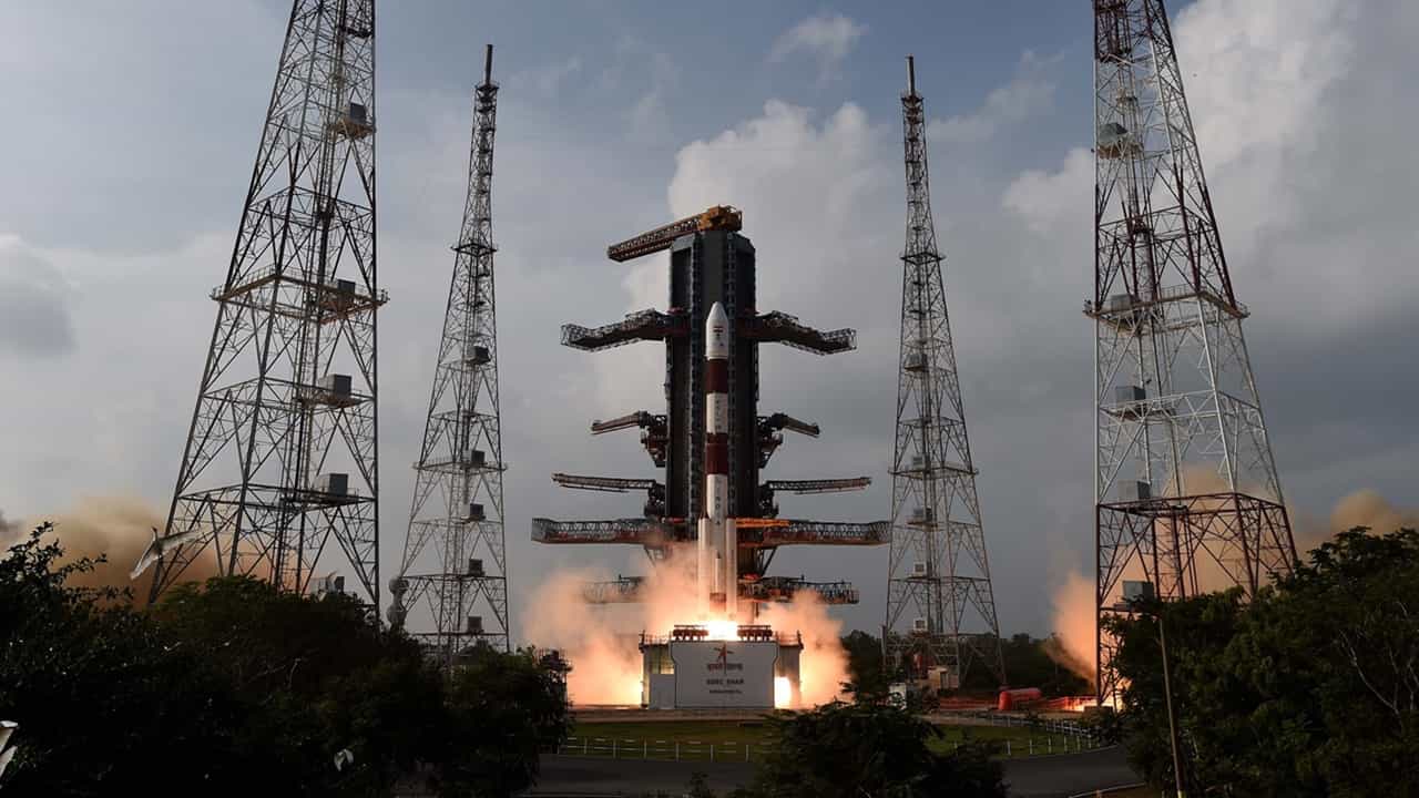ISRO VSSC Recruitment 2025: ഐഎസ്ആര്‍ഒയില്‍ 1.42 ലക്ഷം വരെ ശമ്പളത്തില്‍ ജോലി; ഒഴിവുകളെല്ലാം തിരുവനന്തപുരത്ത്‌