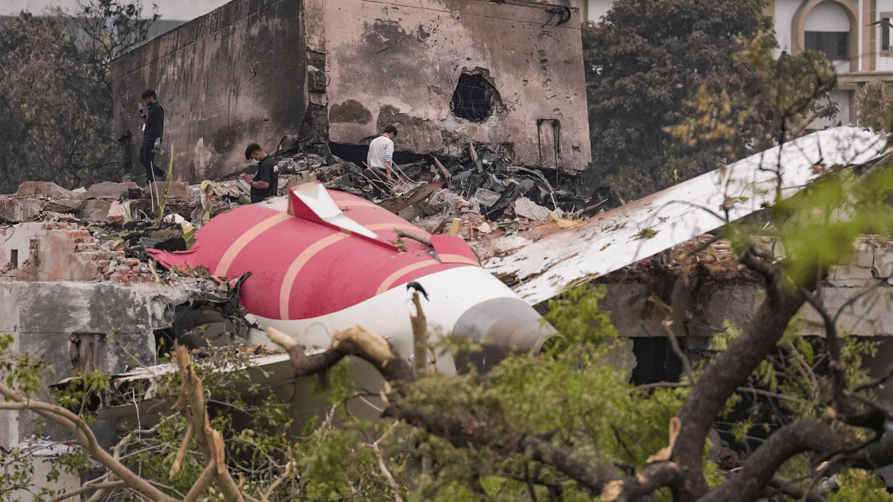 Ahmedabad Air India Crash: അഹമ്മദാബാദ് വിമാനദുരന്തം; ഇന്ത്യ ബോയിംഗ് 787-8 വിമാനങ്ങളുടെ സർവീസ് നിർത്തിവച്ചേക്കും
