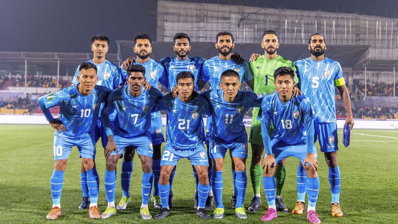 Indian Football: മനോളോക്കും കഴിഞ്ഞില്ല; ഇന്ത്യന്‍ ഫുട്‌ബോളിന്റെ വളര്‍ച്ച പടവലങ്ങ പോലെ താഴോട്ട്; ആരു രക്ഷിക്കും?