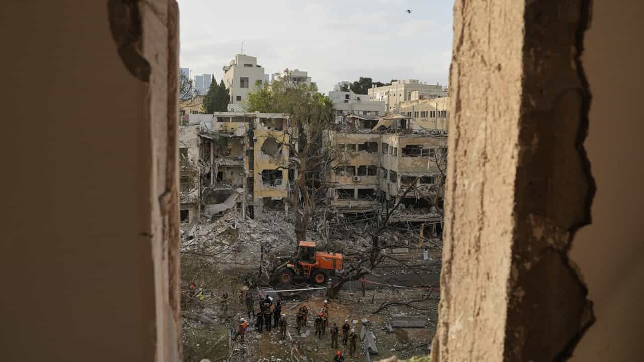 Iran Israel Conflict: ആക്രമണം കടുപ്പിക്കാന്‍ ഇസ്രായേല്‍; ഖമേനിയെ വധിച്ചാല്‍ സംഘര്‍ഷം അവസാനിക്കുമെന്ന് നെതന്യാഹു