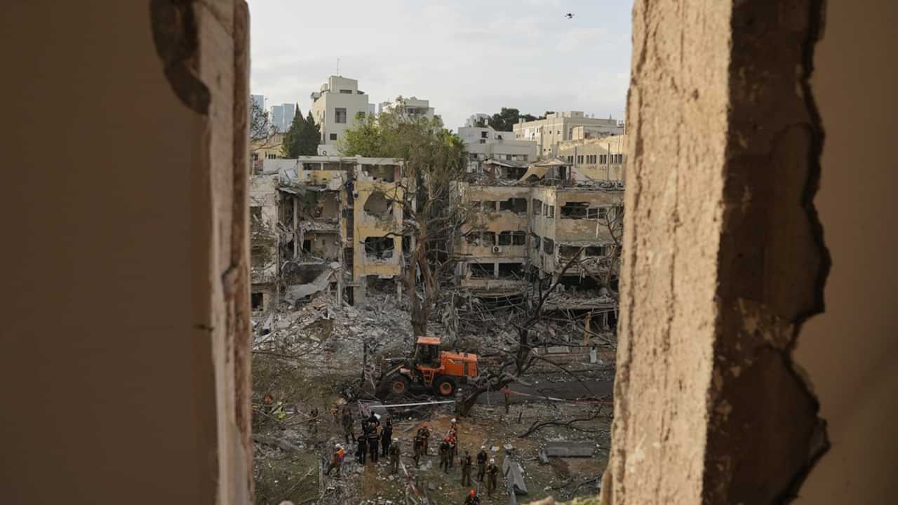 Iran Israel Conflict: ആക്രമണം കടുപ്പിക്കാന് ഇസ്രായേല്; ഖമേനിയെ വധിച്ചാല് സംഘര്ഷം അവസാനിക്കുമെന്ന് നെതന്യാഹു Iran Israel Conflict: ആക്രമണം കടുപ്പിക്കാന് ഇസ്രായേല്; ഖമേനിയെ വധിച്ചാല് സംഘര്ഷം അവസാനിക്കുമെന്ന് നെതന്യാഹു