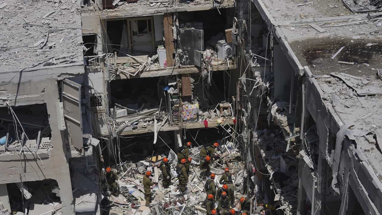Iran Israel Conflict: ടെല്‍ അവീവിലും ജറുസലേമിലും ഇറാന്റെ മിസൈല്‍ വര്‍ഷം; ടെഹ്‌റാനില്‍ ആക്രമണം കടുപ്പിച്ച് ഇസ്രായേല്‍