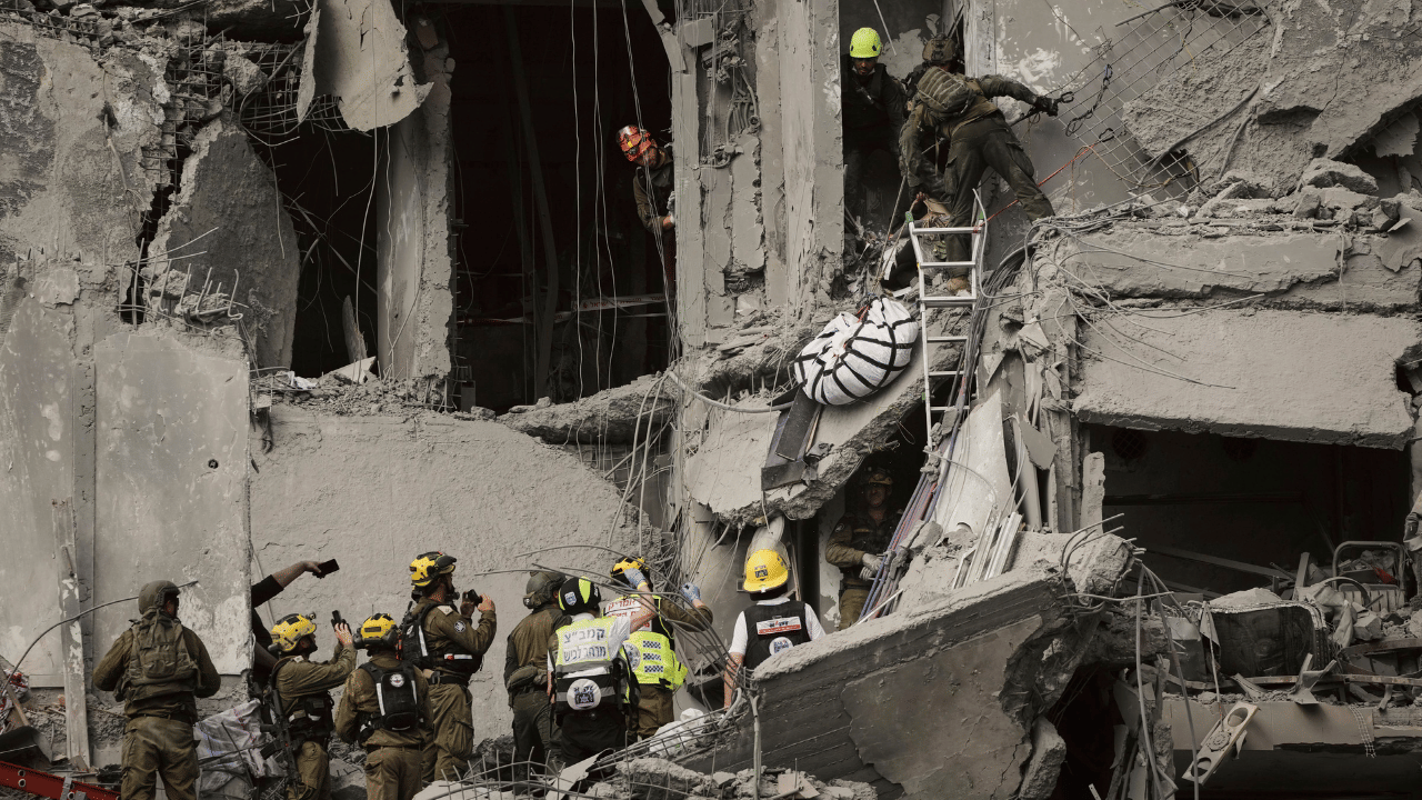 Israel-Iran Ceasefire: ആശ്വാസം! ഇറാൻ-ഇസ്രായേൽ സംഘർഷത്തിന് അവസാനം; വെടിനിർത്തൽ നിലവിൽ വന്നു